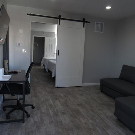 Capri Suites Anaheim Esterno foto