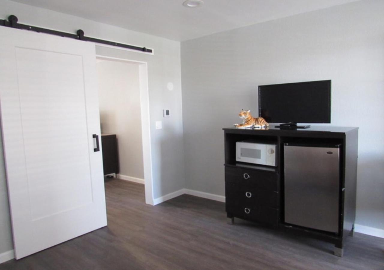 Capri Suites Anaheim Esterno foto