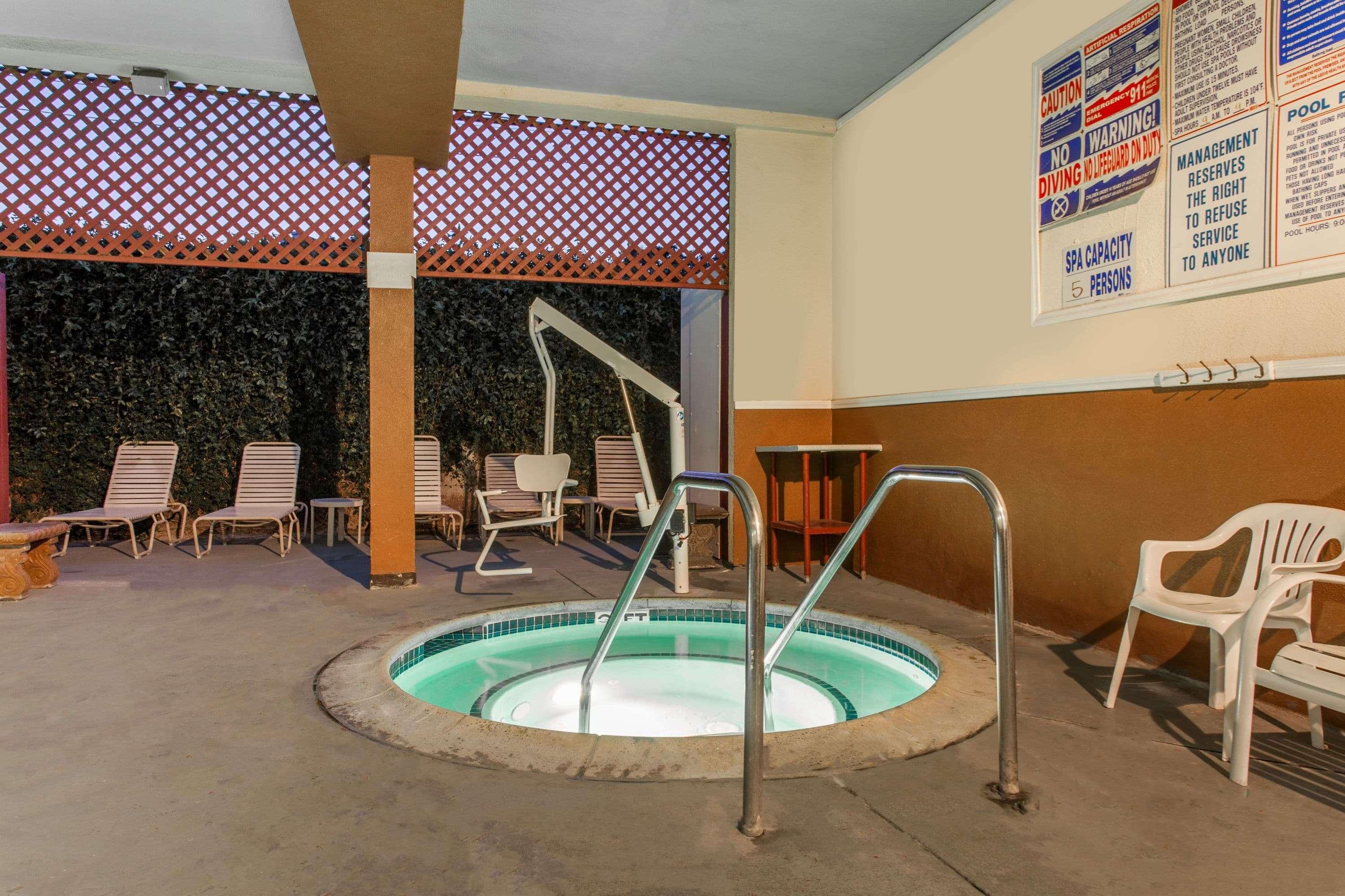 Capri Suites Anaheim Esterno foto