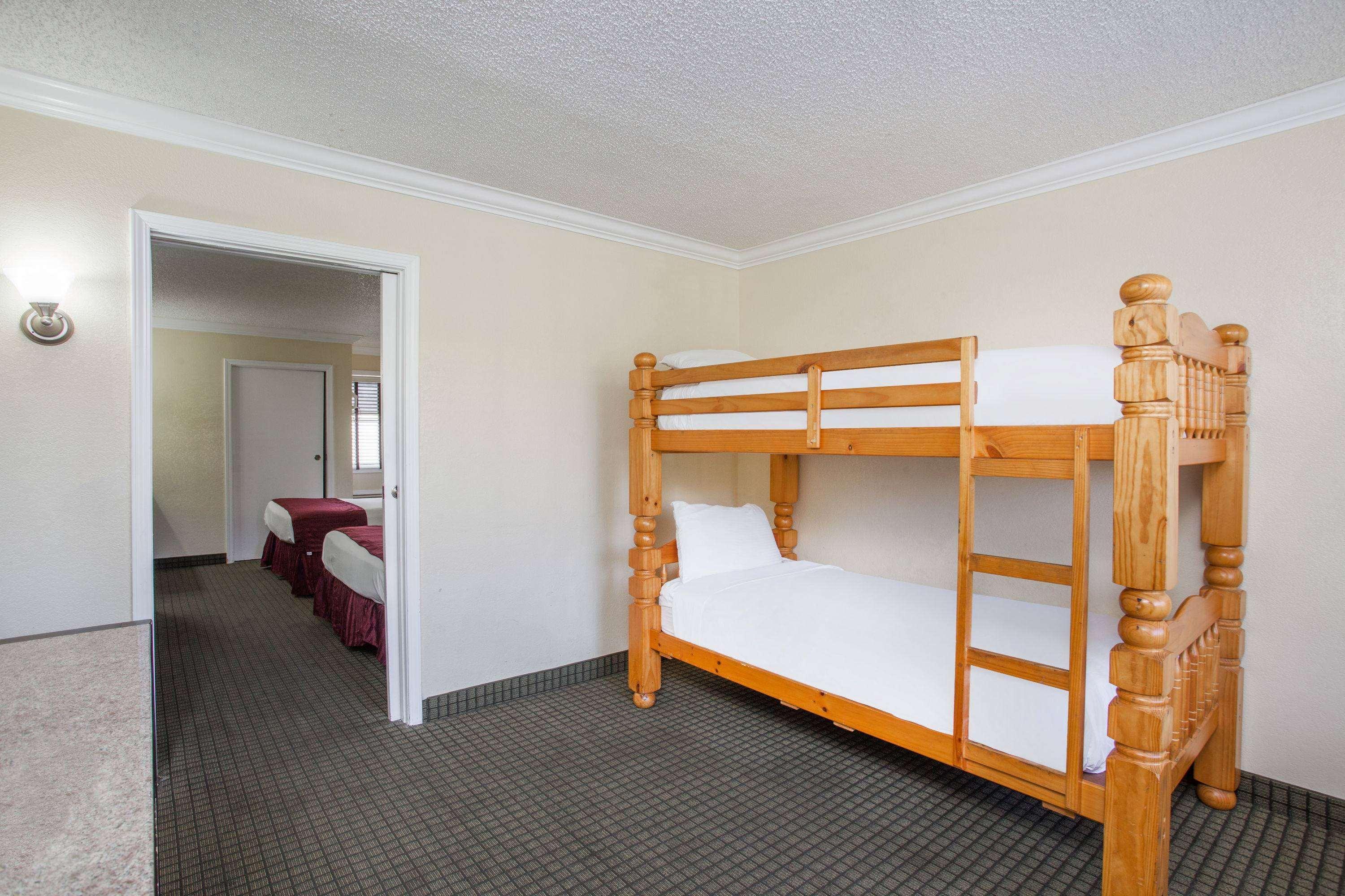 Capri Suites Anaheim Esterno foto