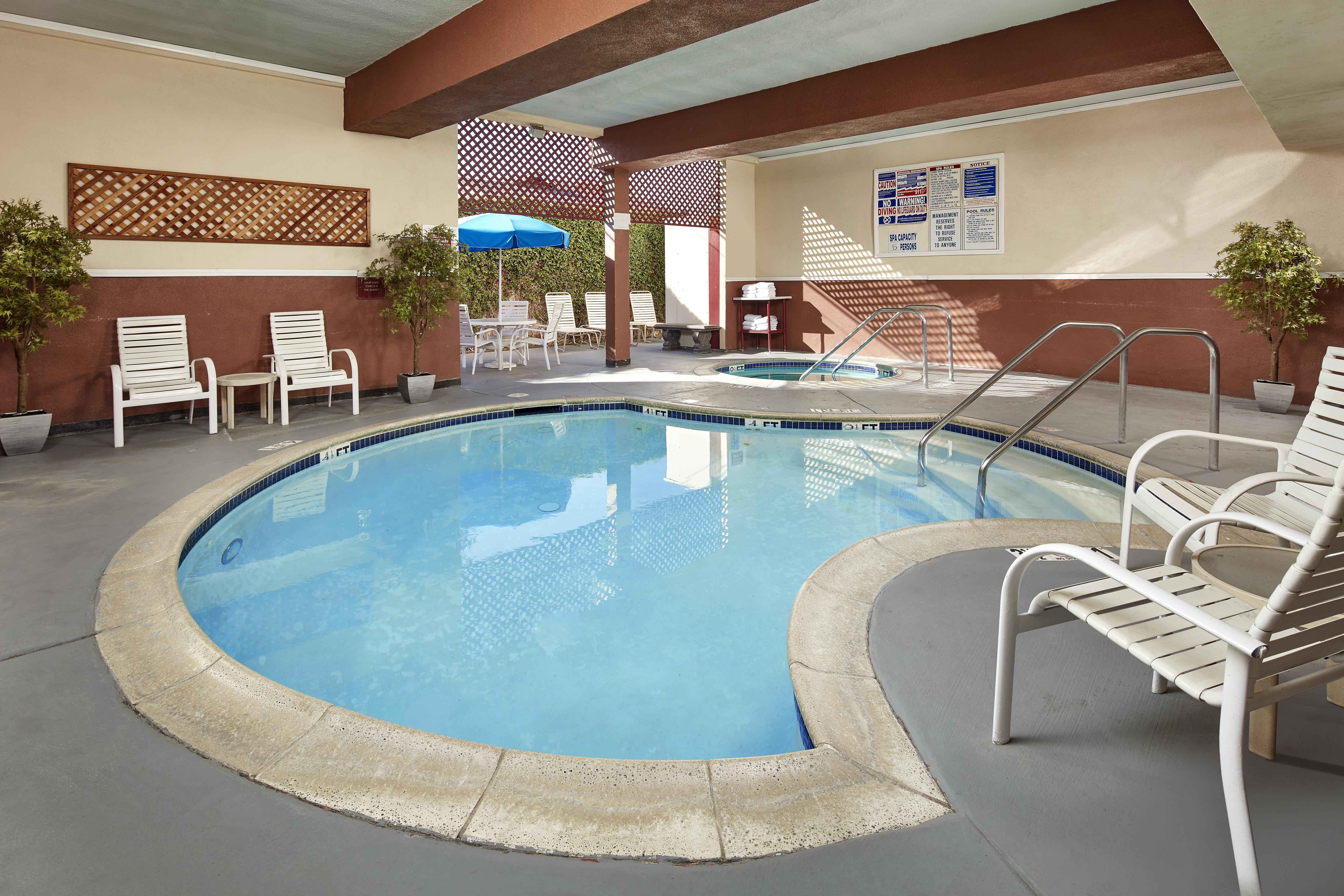 Capri Suites Anaheim Esterno foto