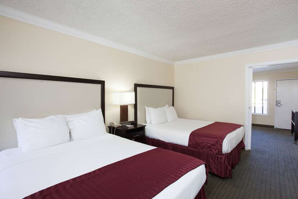 Capri Suites Anaheim Esterno foto
